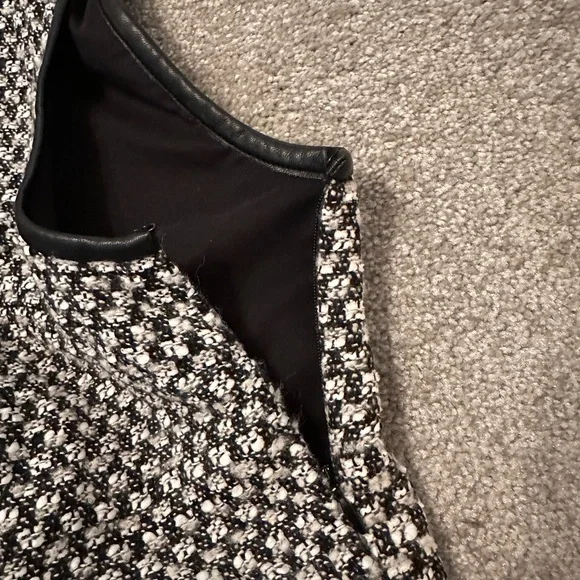 Stunning black tweed dress with leather detailing has pockets, brand new - Picture 5 of 6